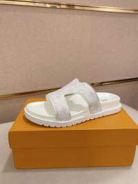 Picture of Louis Vuitton Slippers _SKULVsz38-44hnh0451955